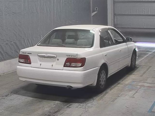 TOYOTA CARINA