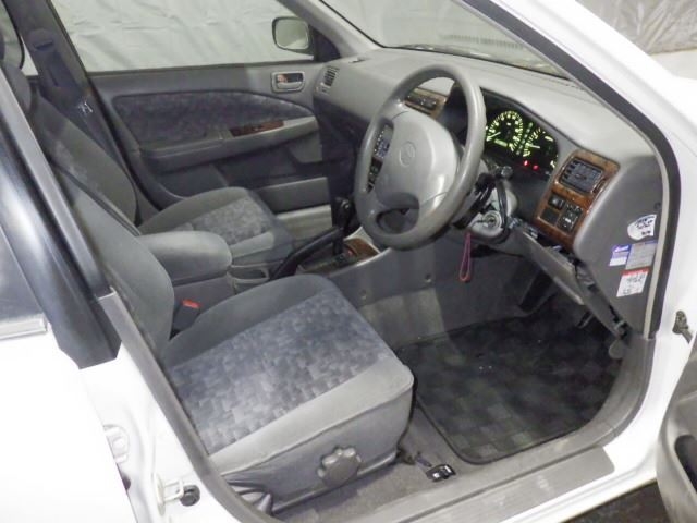 TOYOTA CARINA