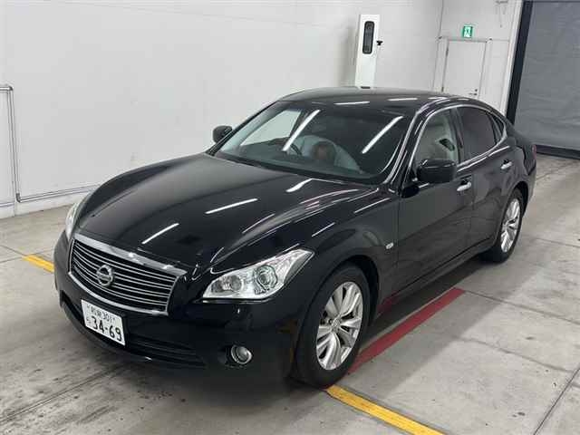 NISSAN FUGA