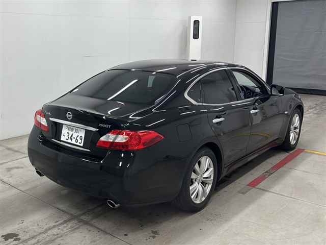 NISSAN FUGA