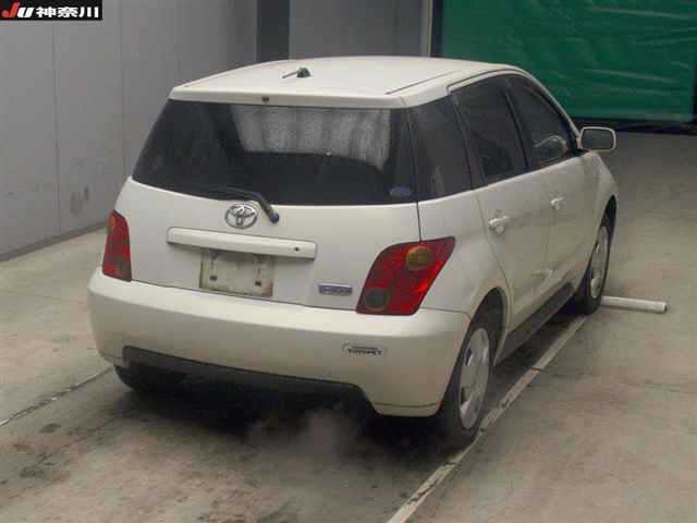 TOYOTA IST