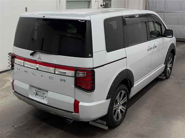 MITSUBISHI DELICA D:5