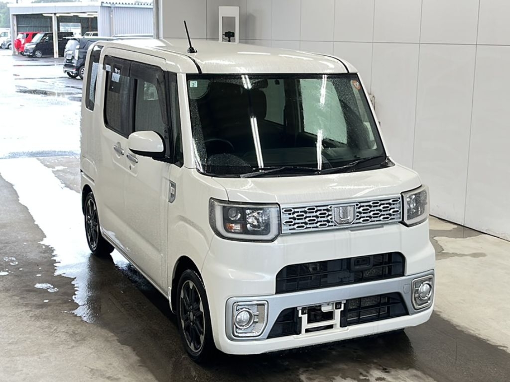 DAIHATSU WAKE