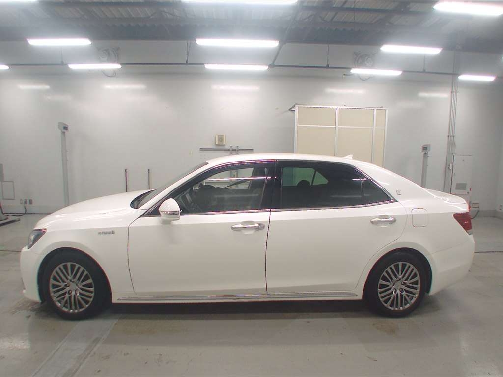 TOYOTA CROWN MAJESTA