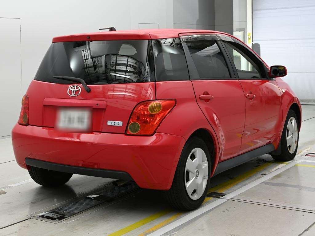 TOYOTA IST
