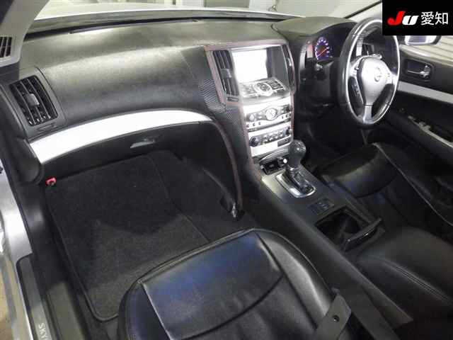 NISSAN SKYLINE