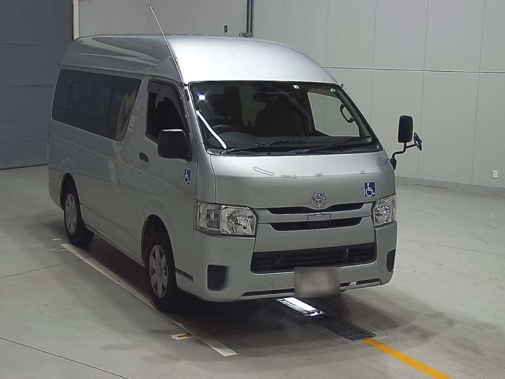 TOYOTA REGIUS ACE