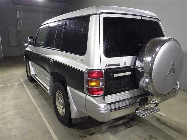 MITSUBISHI PAJERO