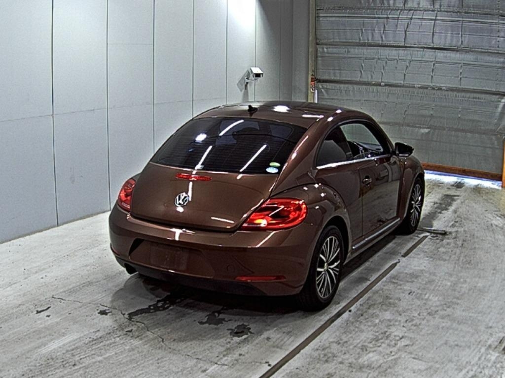 VOLKSWAGEN BEETLE
