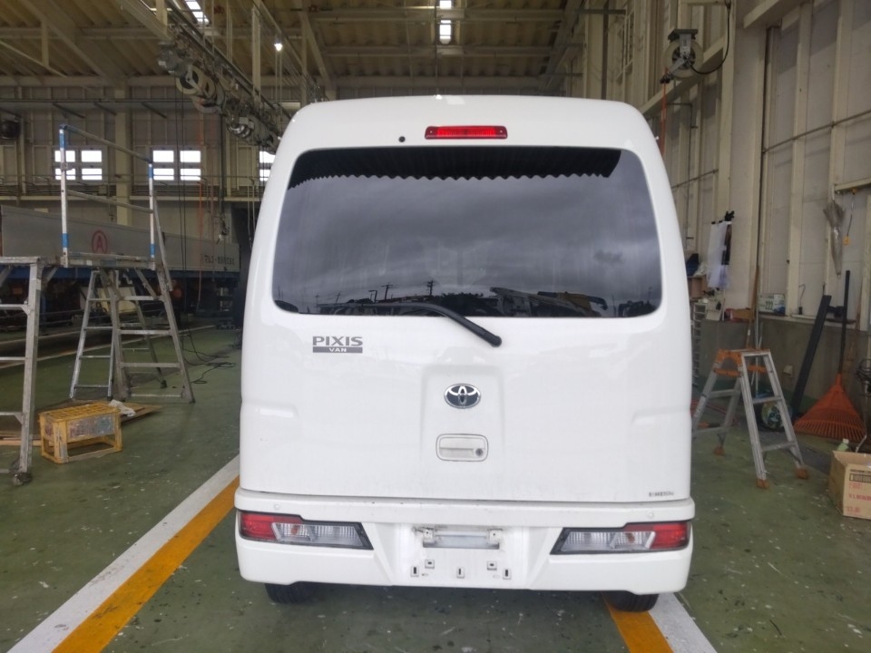TOYOTA PIXIS VAN