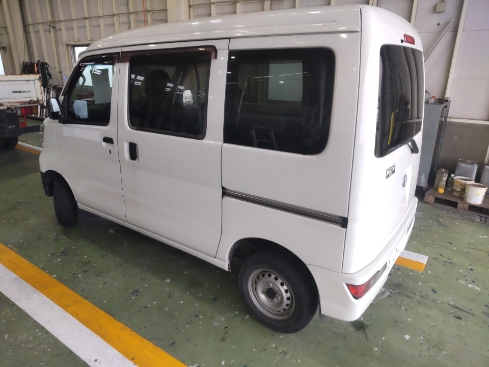TOYOTA PIXIS VAN