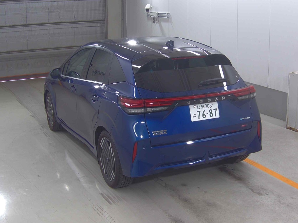 NISSAN AURA