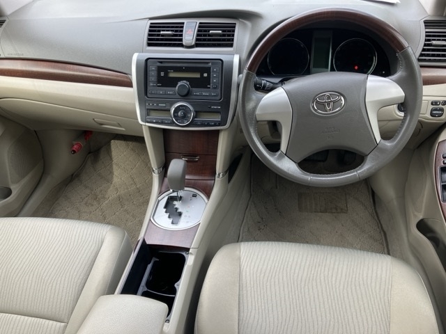 TOYOTA PREMIO