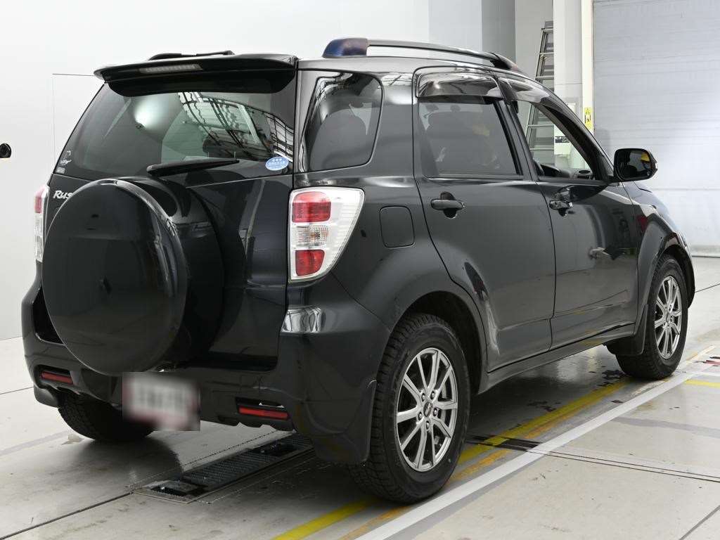 TOYOTA RUSH