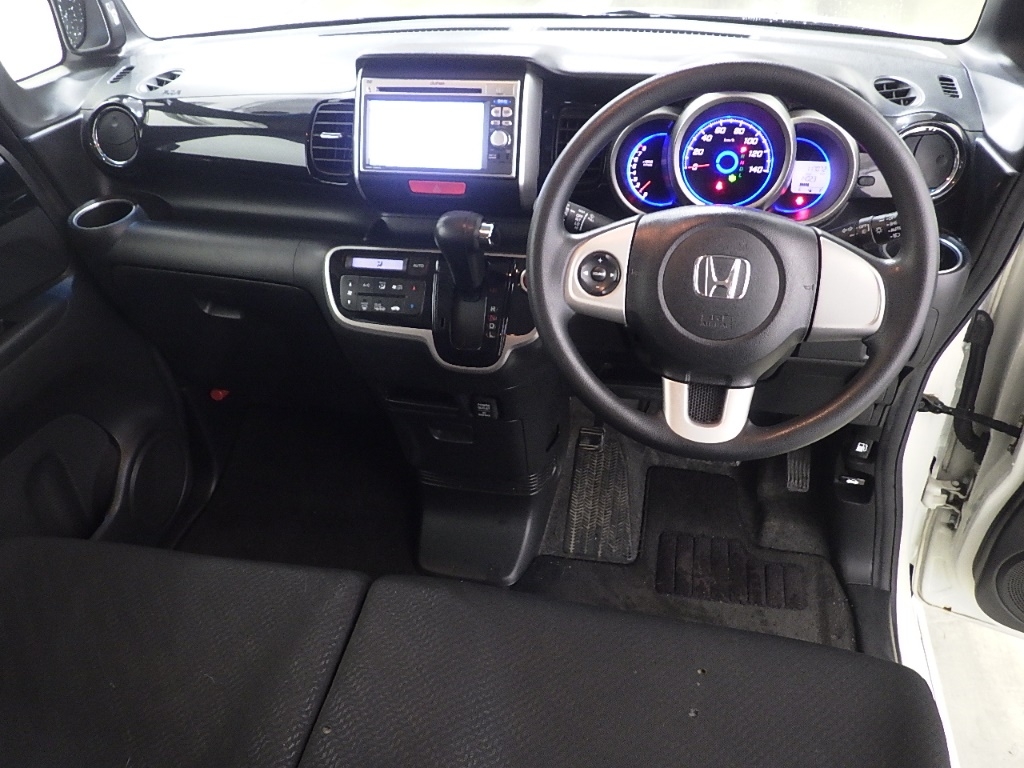 HONDA N-BOX