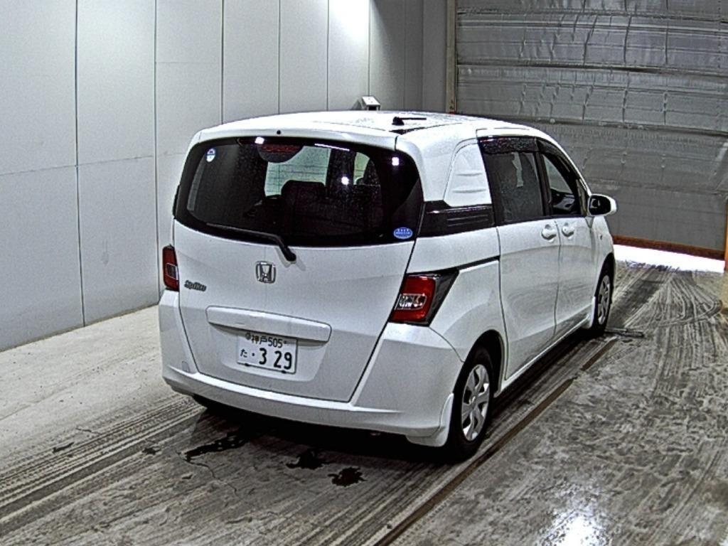 HONDA FREED SPIKE