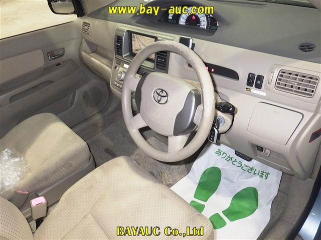 TOYOTA RAUM