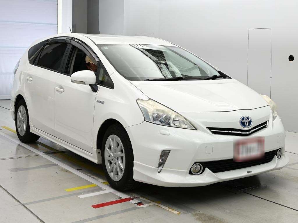 TOYOTA PRIUS ALPHA