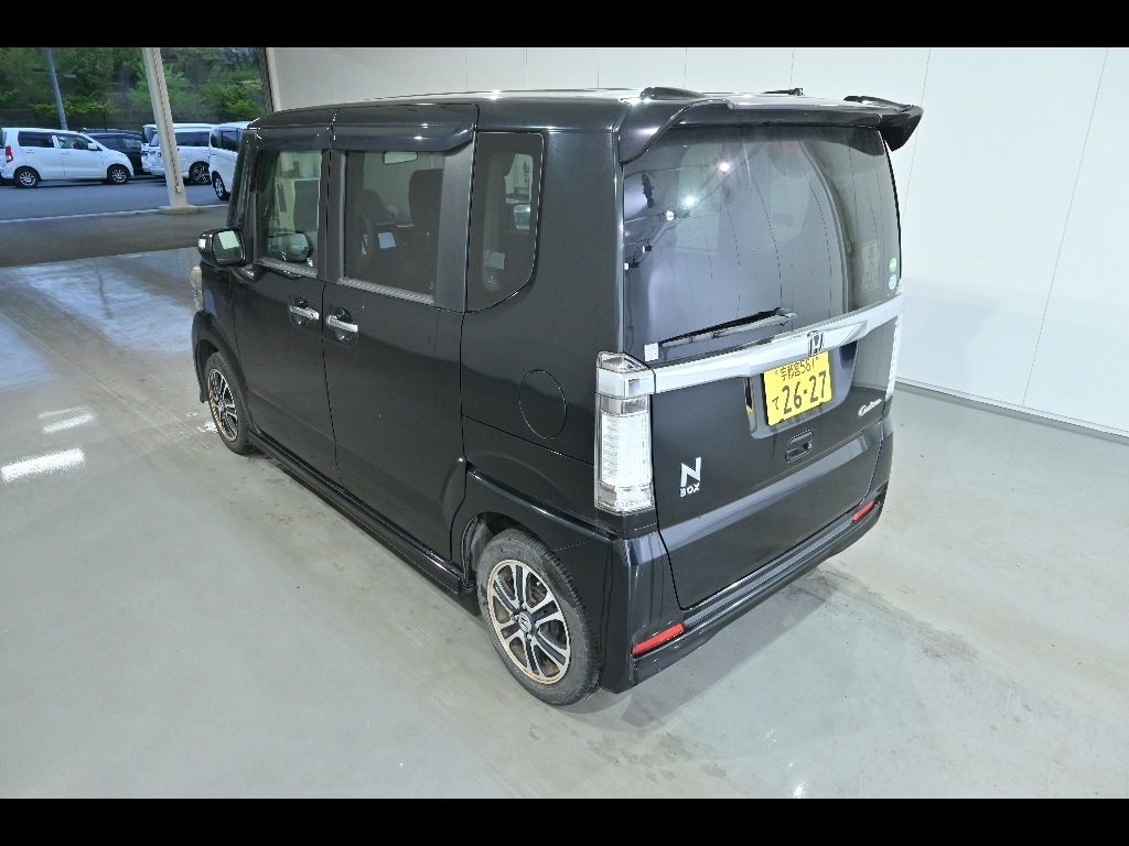 HONDA N-BOX