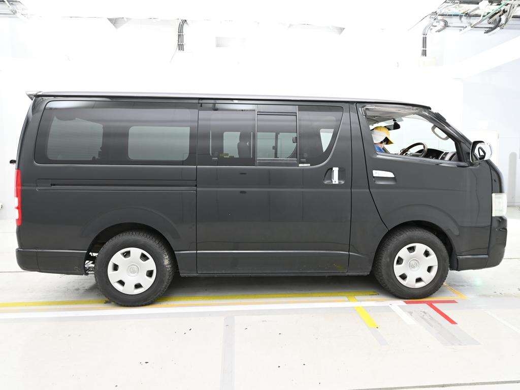 TOYOTA REGIUS ACE