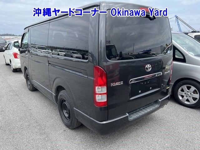 TOYOTA REGIUS ACE