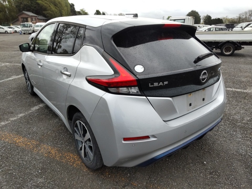 NISSAN LEAF