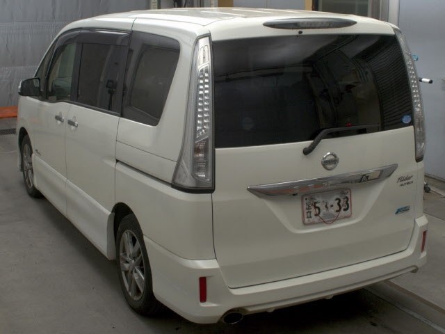 NISSAN SERENA