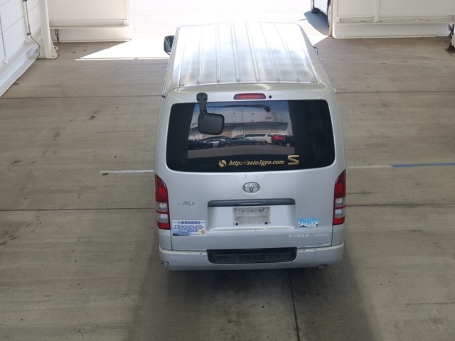 TOYOTA REGIUS ACE
