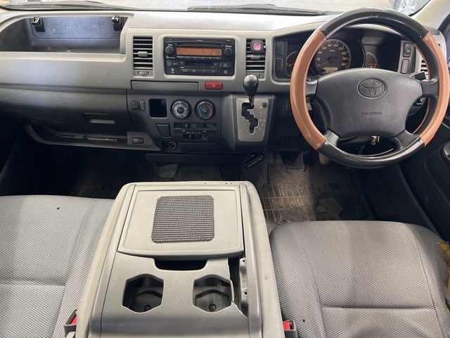 TOYOTA REGIUS ACE