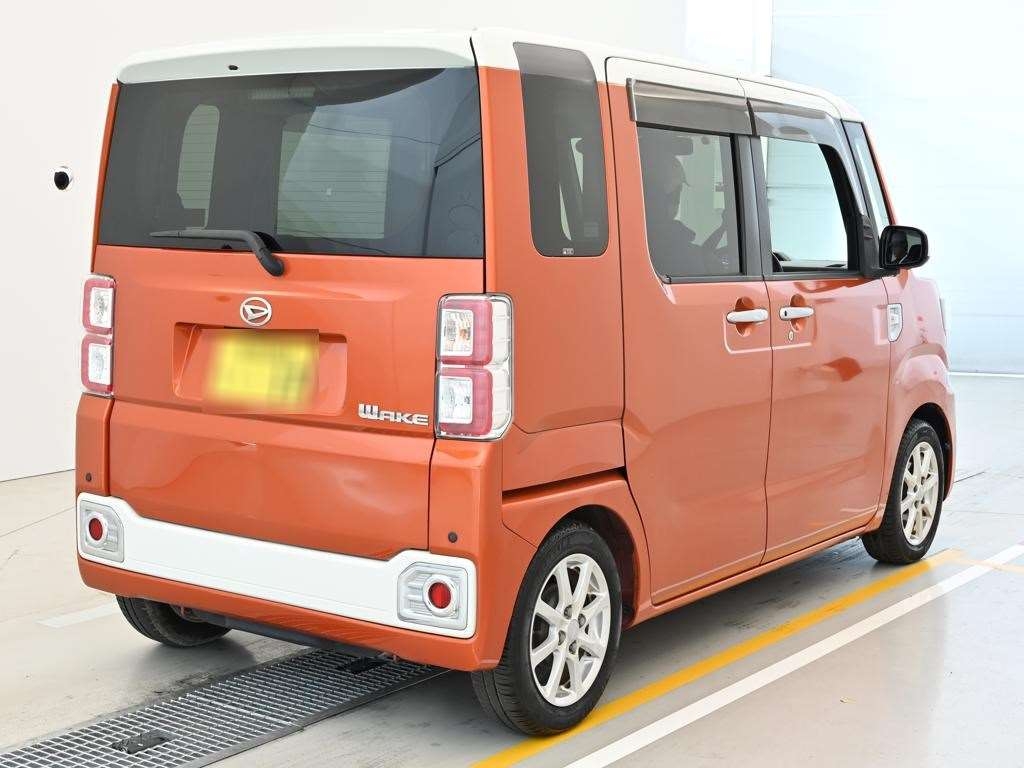 DAIHATSU WAKE