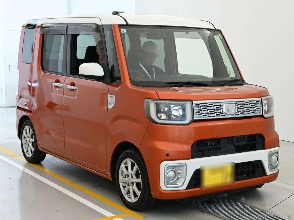 DAIHATSU WAKE