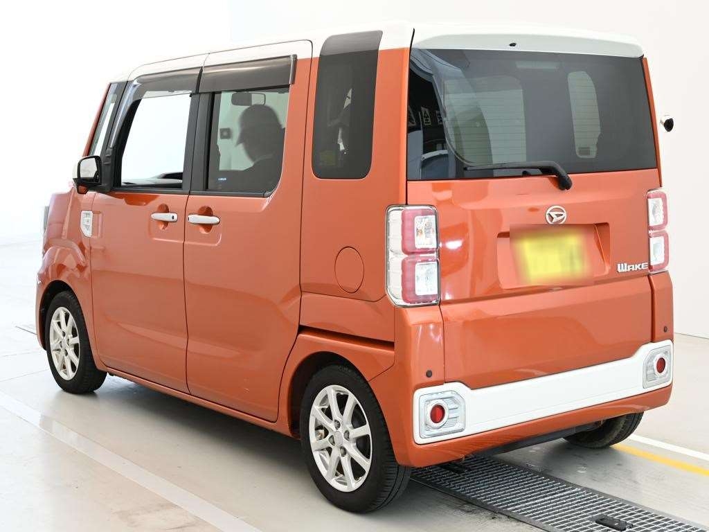 DAIHATSU WAKE