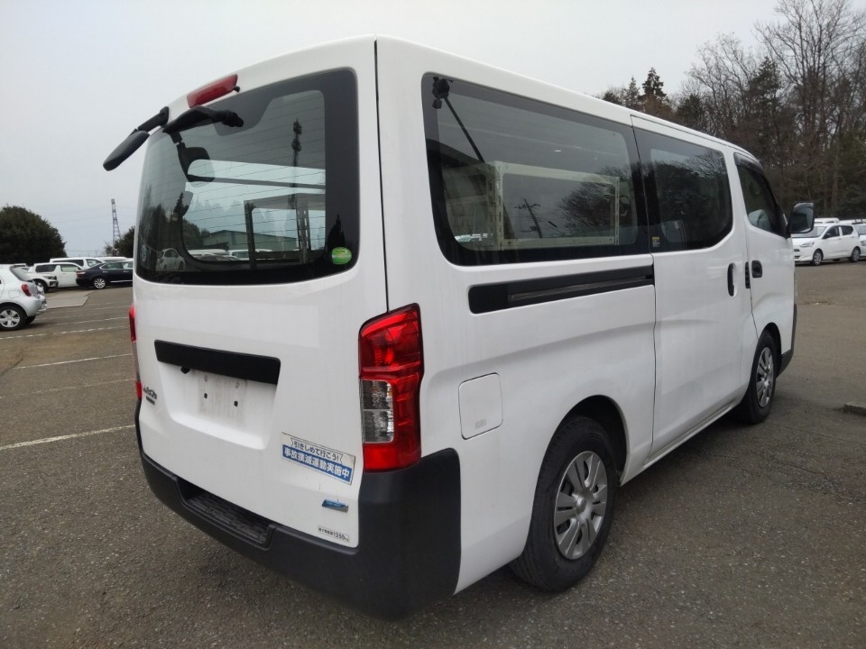 NISSAN NV350 CARAVAN
