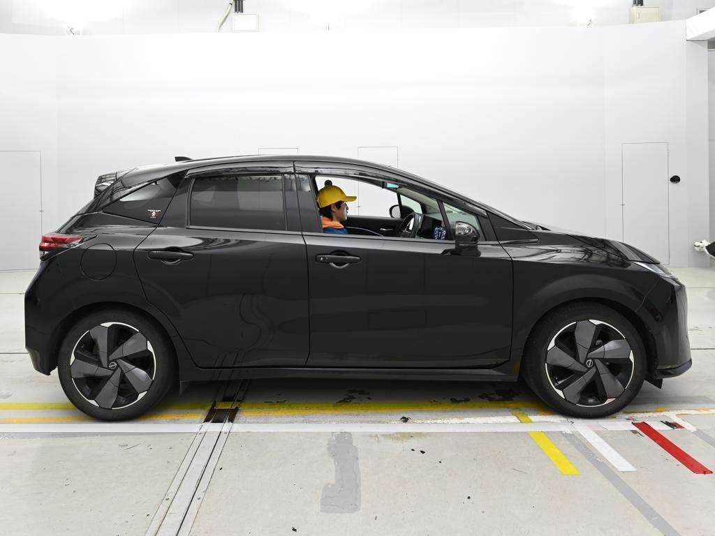 NISSAN AURA