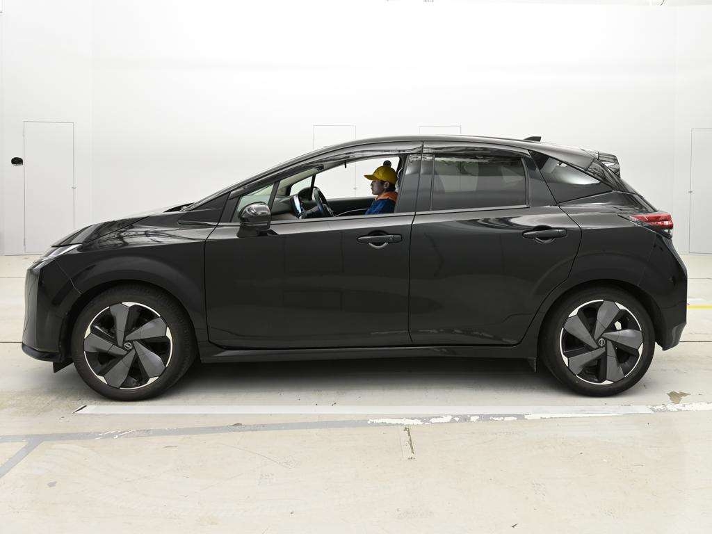 NISSAN AURA