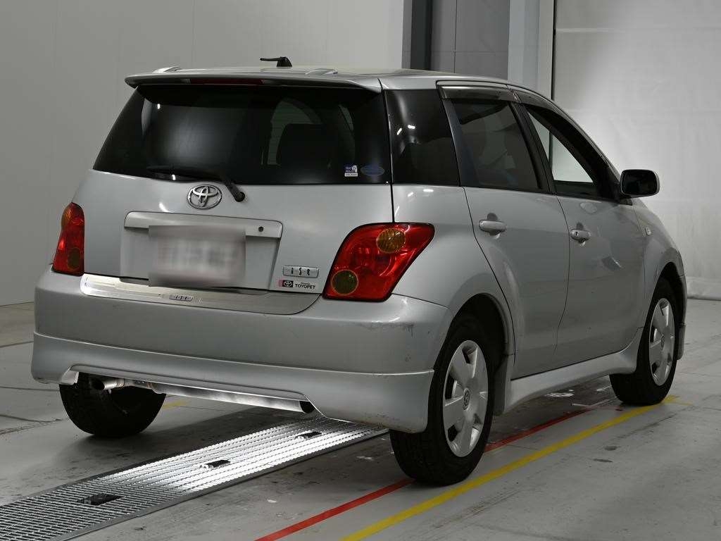 TOYOTA IST