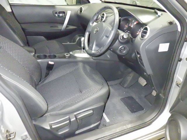 NISSAN DUALIS
