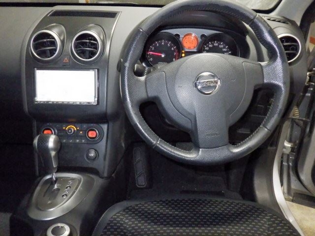 NISSAN DUALIS