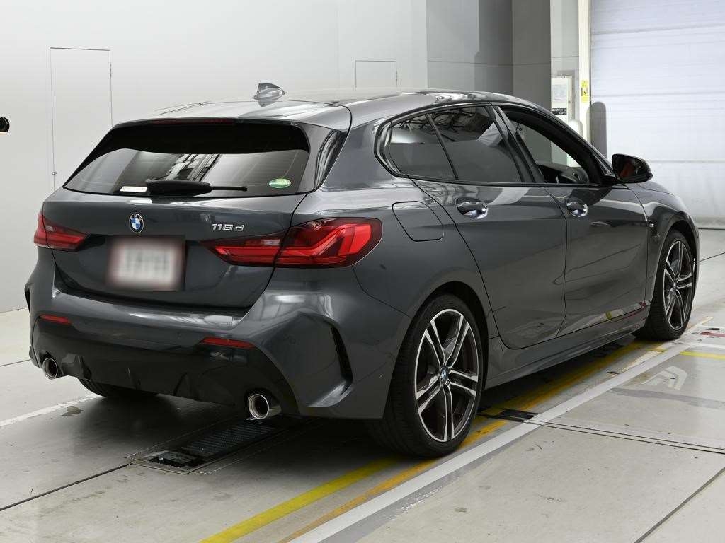 BMW 1-SERIES