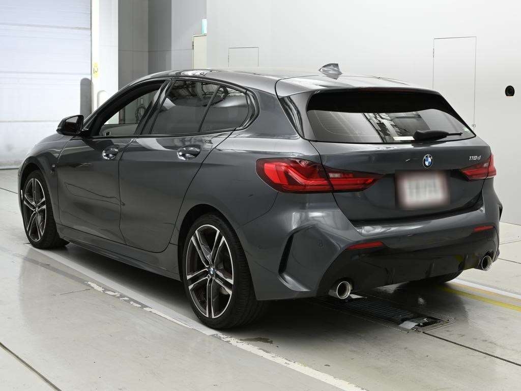 BMW 1-SERIES
