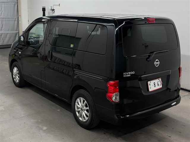 NISSAN NV200