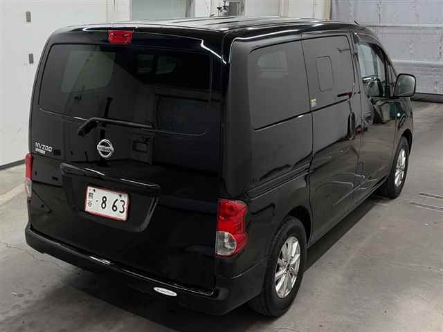 NISSAN NV200