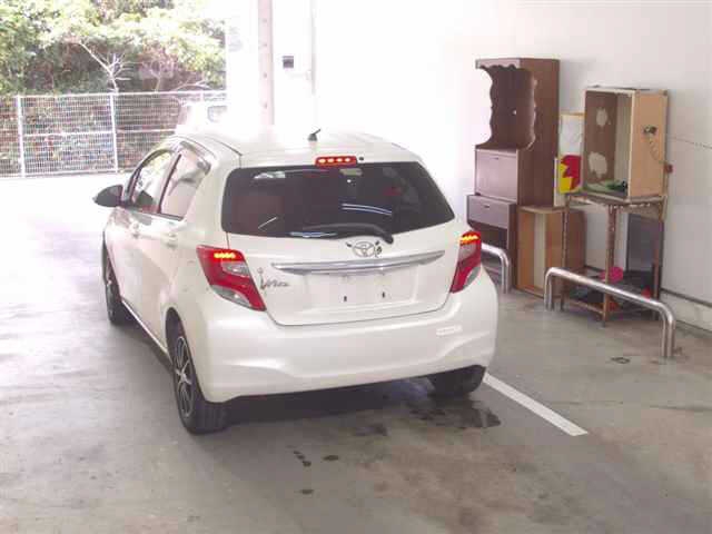 TOYOTA VITZ