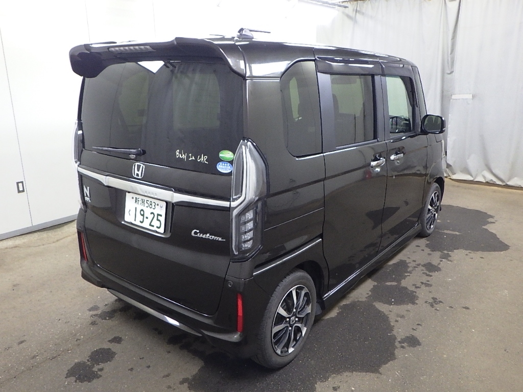 HONDA N-BOX