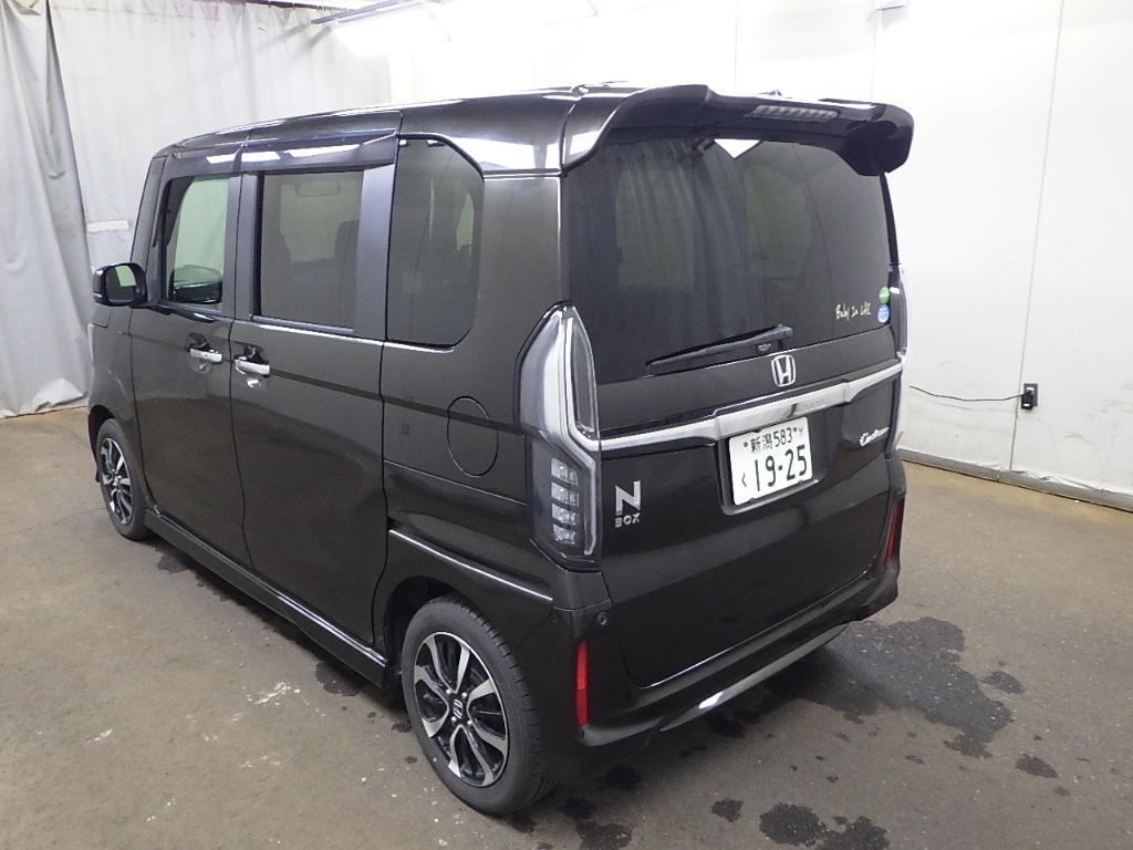 HONDA N-BOX