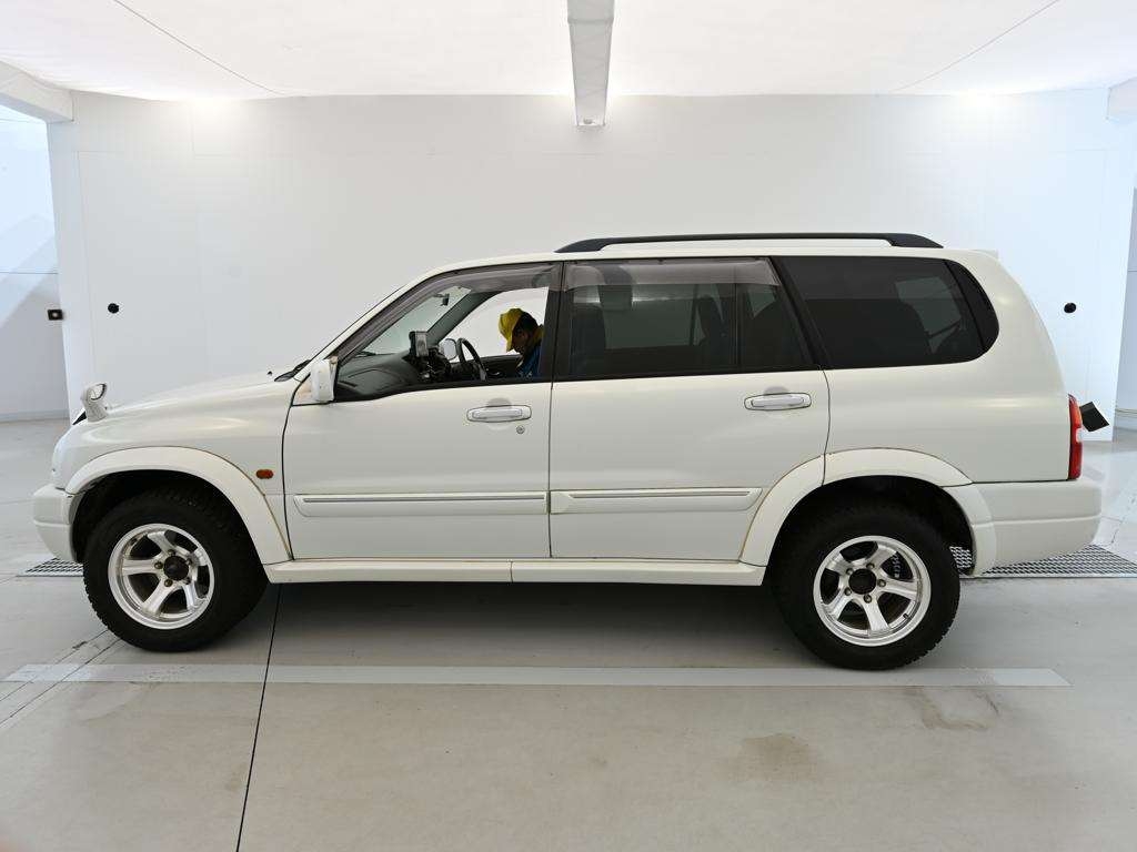 SUZUKI GRAND ESCUDO