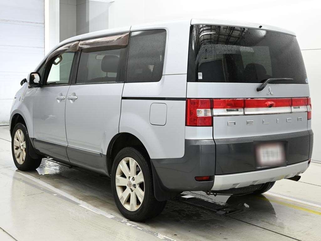 MITSUBISHI DELICA D:5
