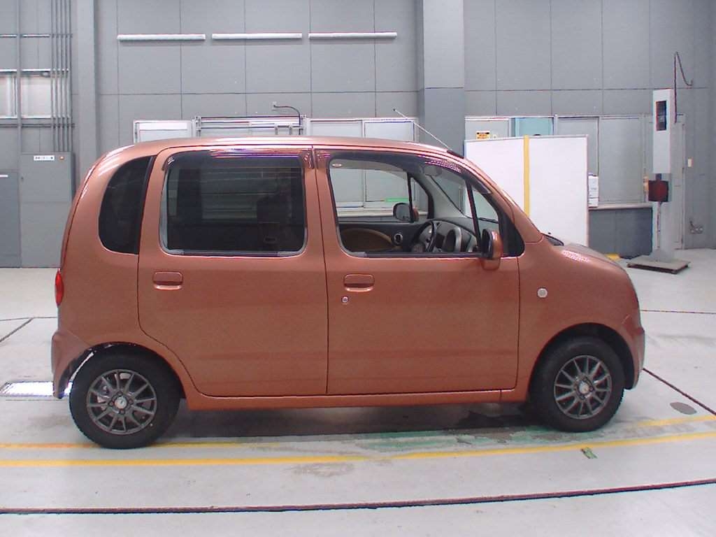 DAIHATSU MOVE LATTE