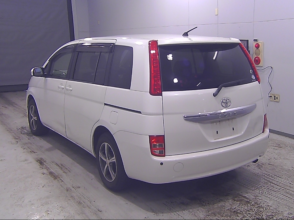 TOYOTA ISIS