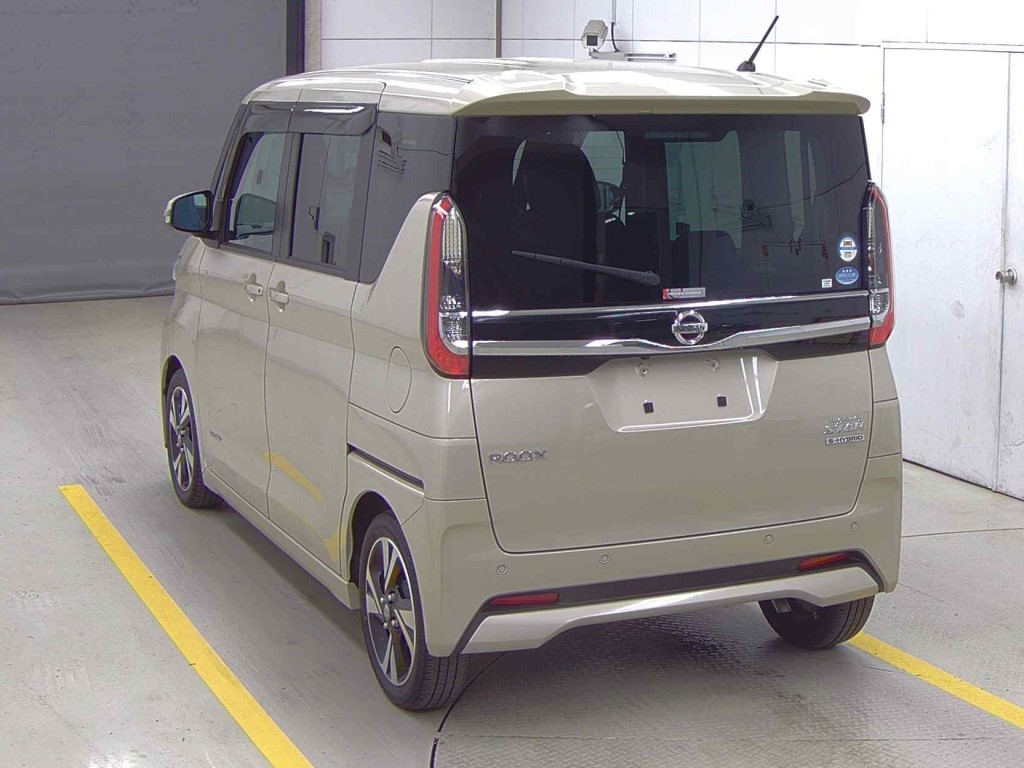 NISSAN ROOX